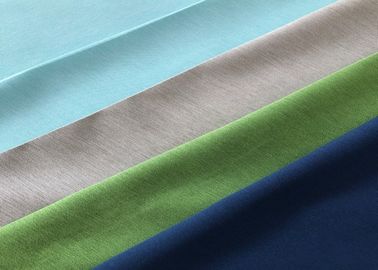 Tissu tricoté teint cationique de polyester confortable à séchage rapide pour le T-shirt